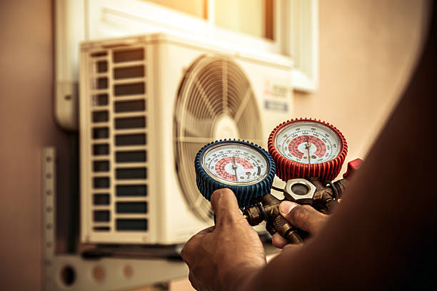 Professional Hvac Maintenance technician working in Payson, UT